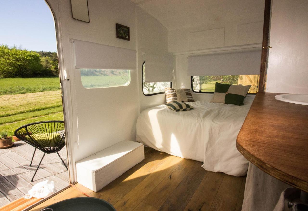 Ma Caravane Dans Les Collines Villeneuve-la-Comptal Exterior foto